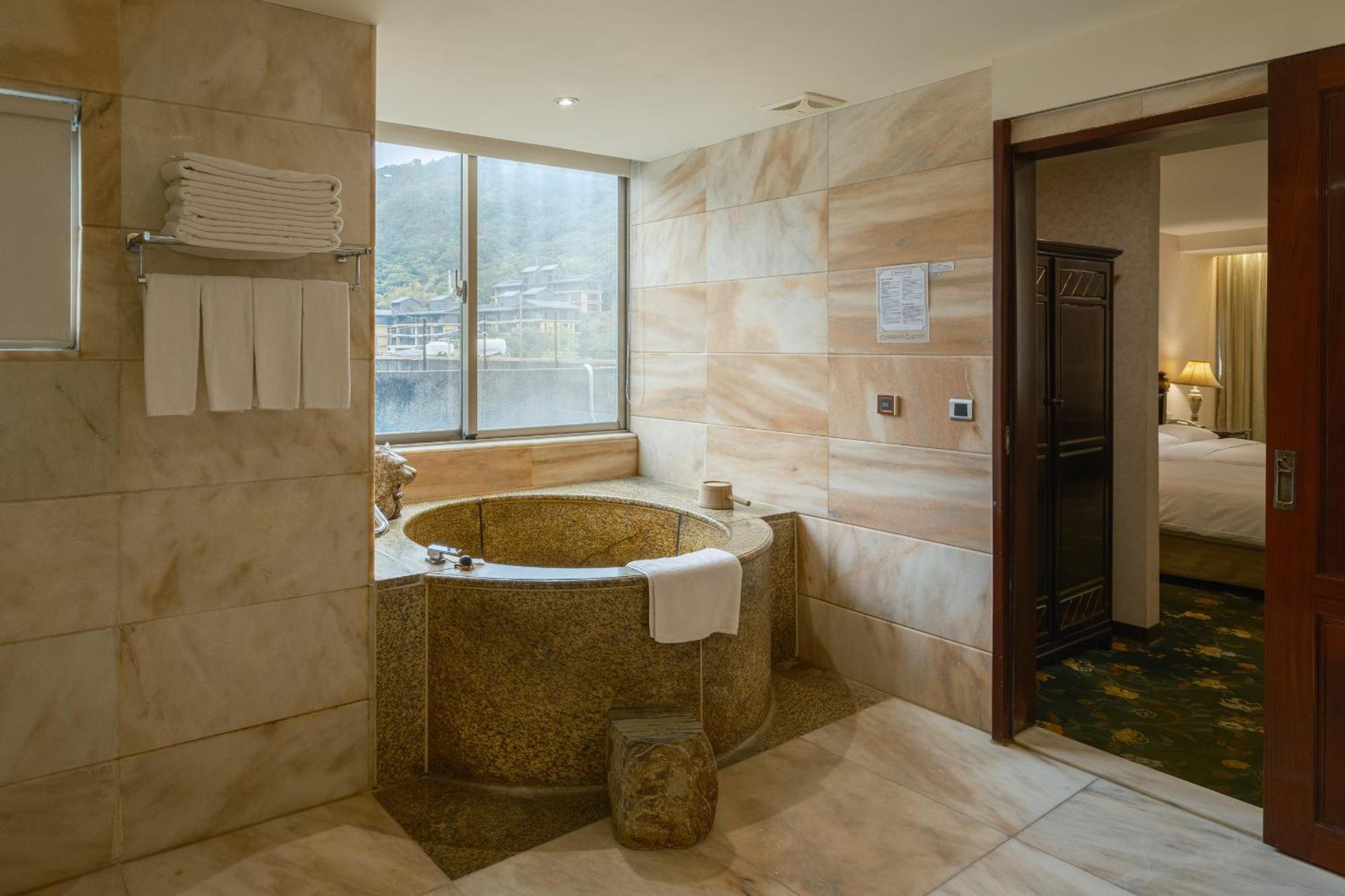 Grand Pleasure Spring Hotel Taipei Exterior photo